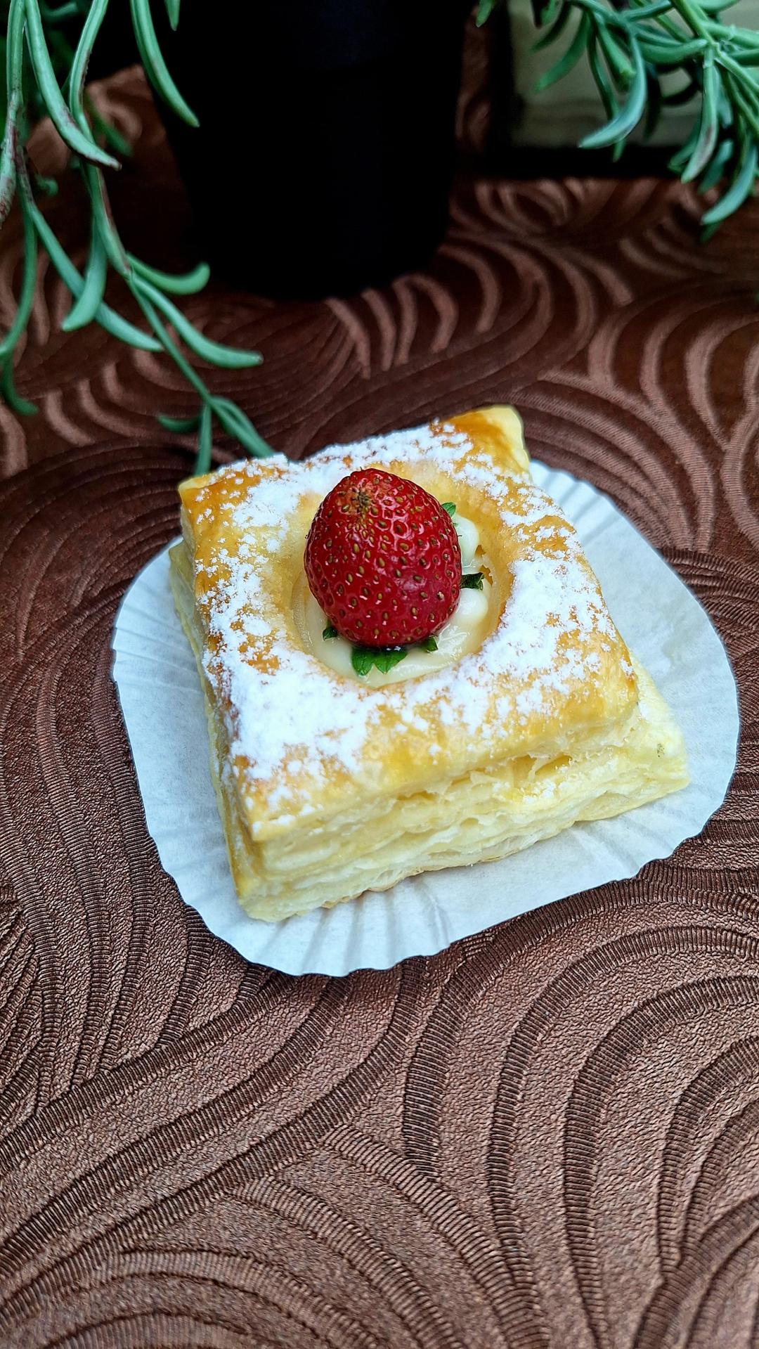 Vanilla Custard Pastry