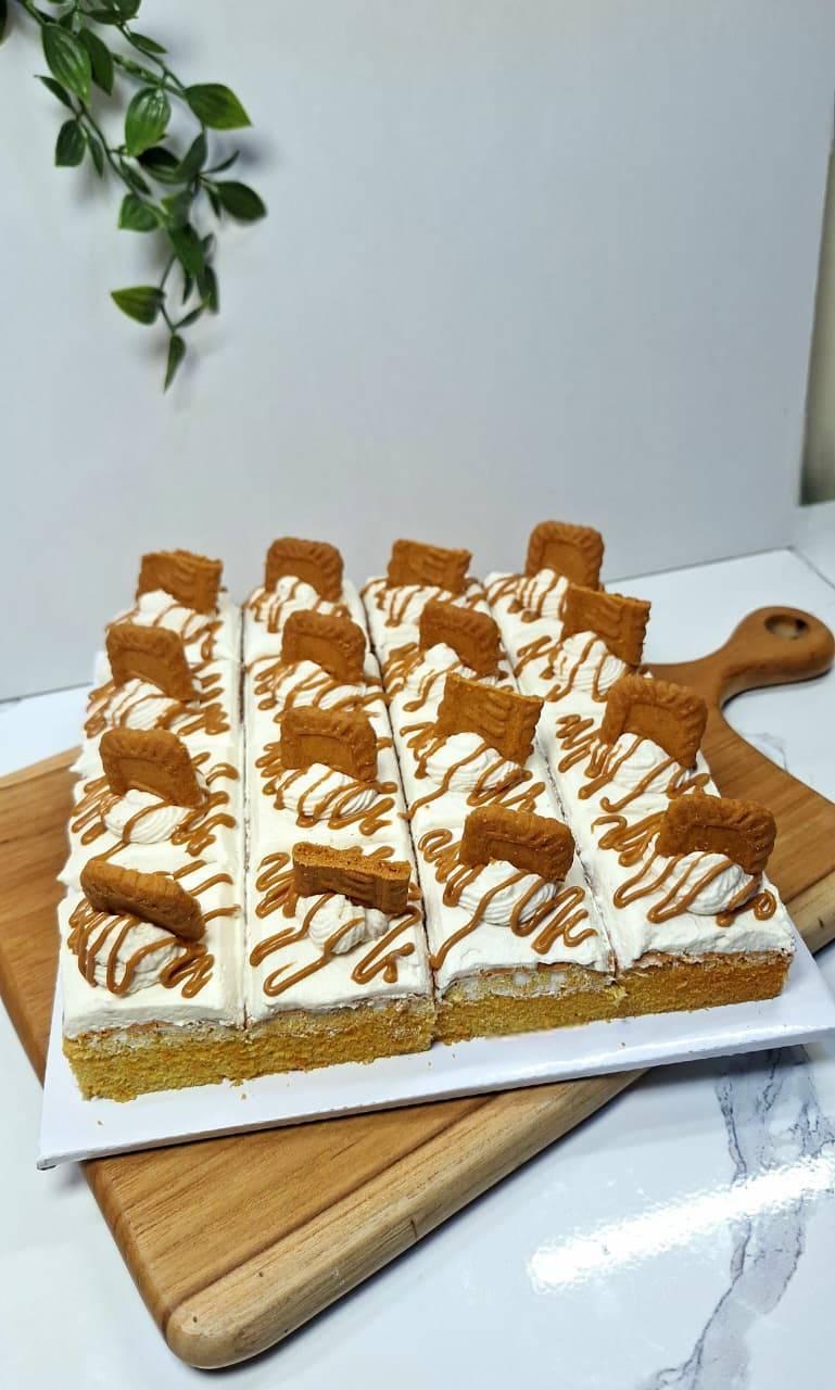 Cake Potong Lotus Biscoff