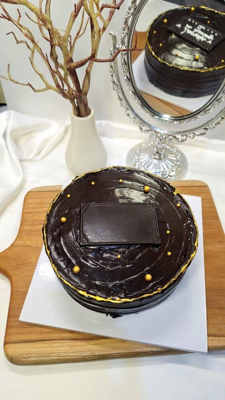 Ultimate Chocolate Cake (D18)