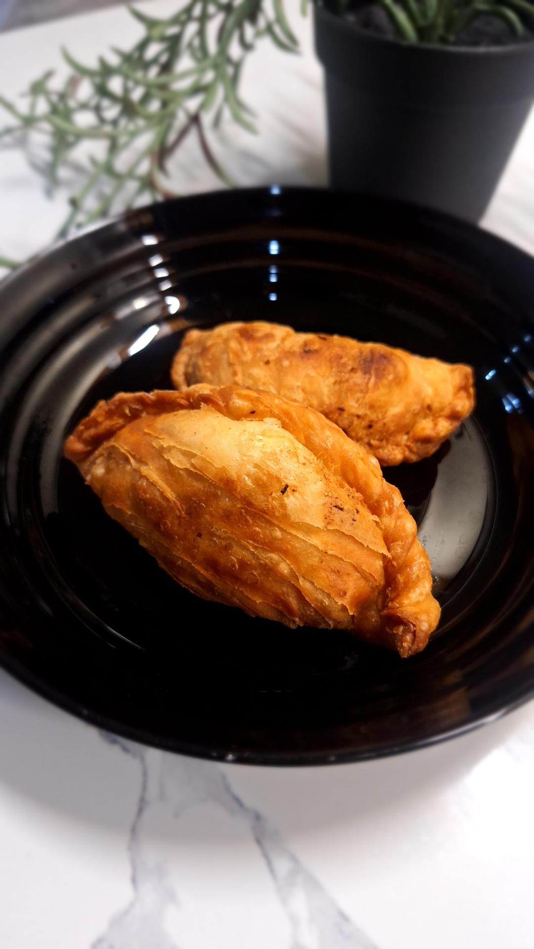 Curry Puff (Chicken)