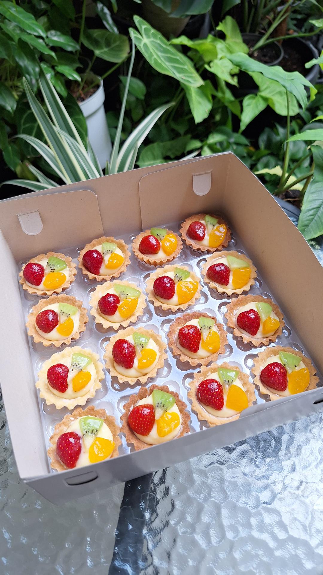 Pie Buah (Box isi 16)
