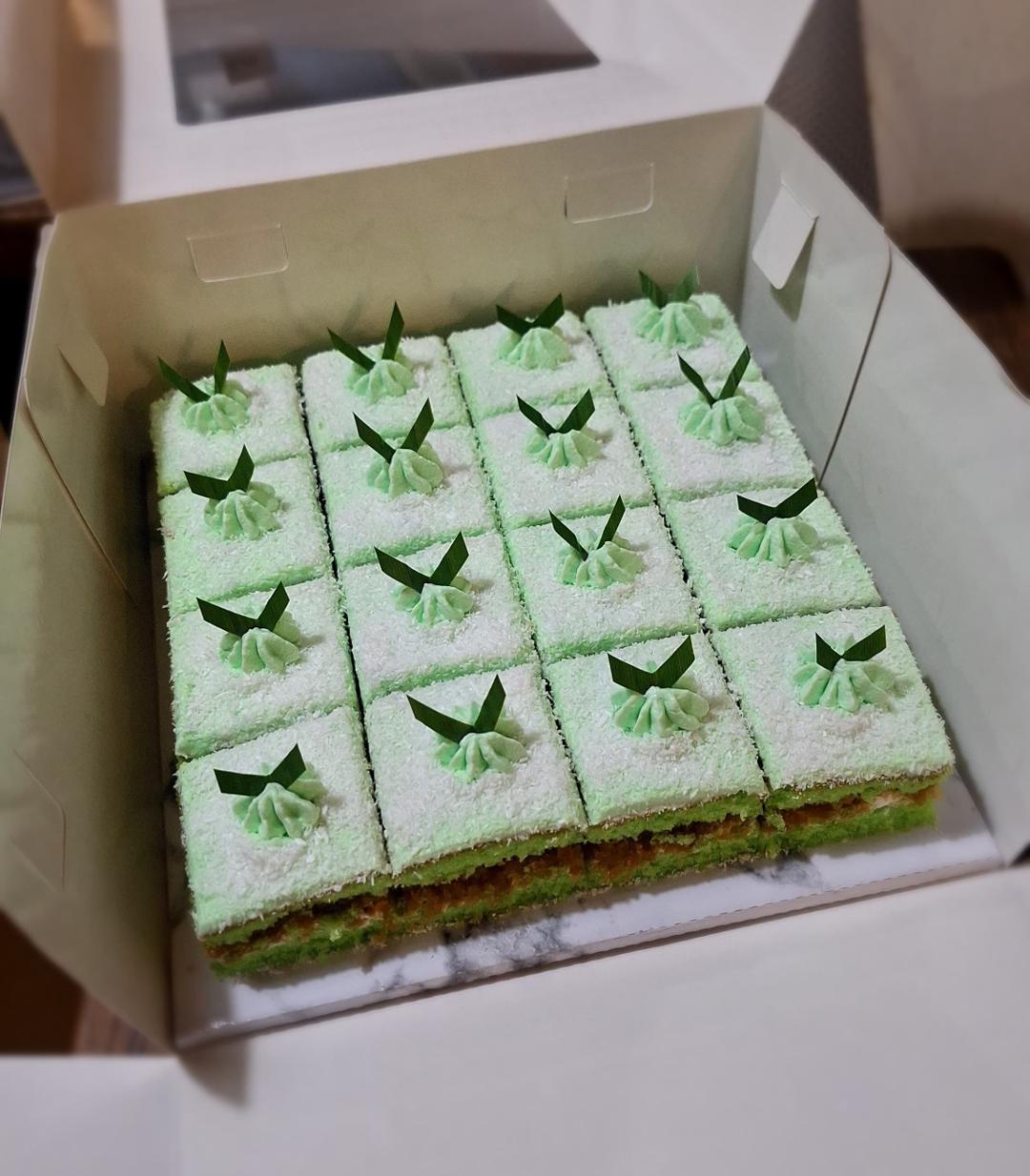 Klepon Cake Cubes